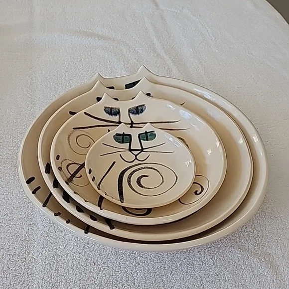 Vintage Set of 4 Bowls - Picture 1 of 12